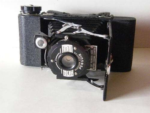Kershaw ''Penguin'' Roll film camera, excellent condition with pouch - as per photo