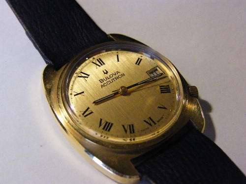 Vintage Bulova Accutron mens wristwatch with Hirsch leather strap, working perfectly