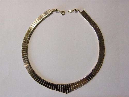 Gold colour choker necklace, good quality vintage item