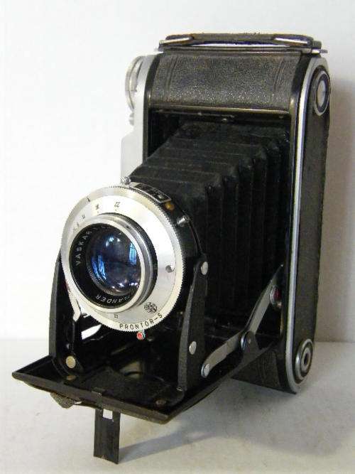 Voigtlander Bessa 1 fold out camera with VASKAR 1:4.5/105 lens