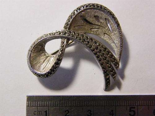 Vintage Hi-class marcasite brooch - @ CRAZY R1 start