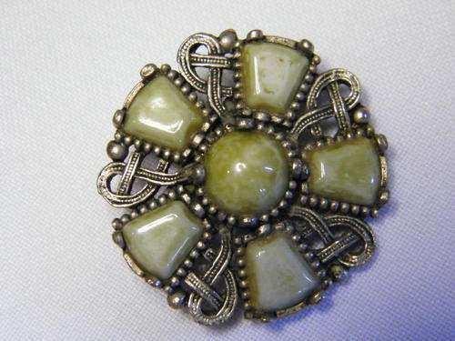Vintage green stone brooch - 3.5 x 3.5cm - as per photo