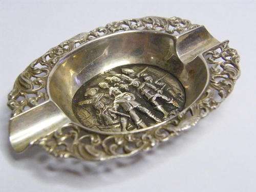 Antique Dutch Silver Ashtray, made by Herbert Hooijkaas, as per Hallmark,weighs 22.5 g, as per photo
