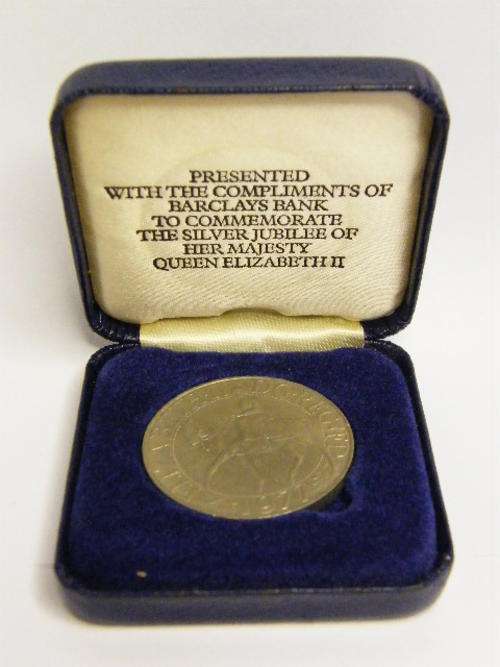 1977 Great Britain Silver Jubilee Commemorative Crown, Cupro - Nickel - as per photo