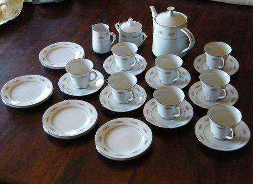 Noritake Tea Set with 29 Pieces - Petula Pattern, + 4 pieces extra - as per photo