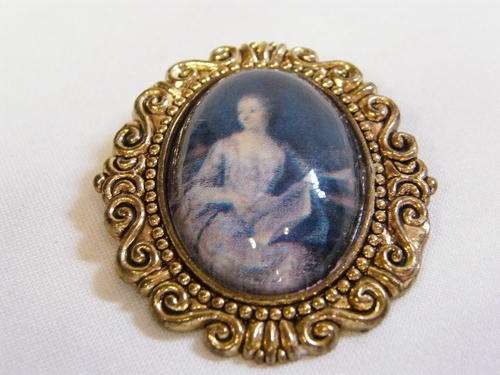 Vintage Costume Jewellery Brooch - as per photo