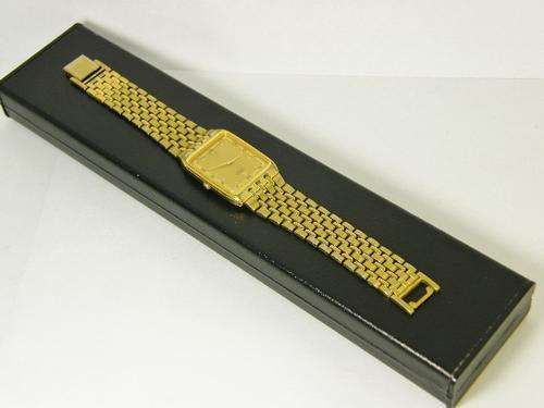 Vintage Seiko quartz mens watch - scratch on glass - as per photo