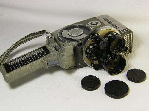 Vintage Yashica 8-EIII movie camera with pistol grip - not working & pistol grip trigger is broken