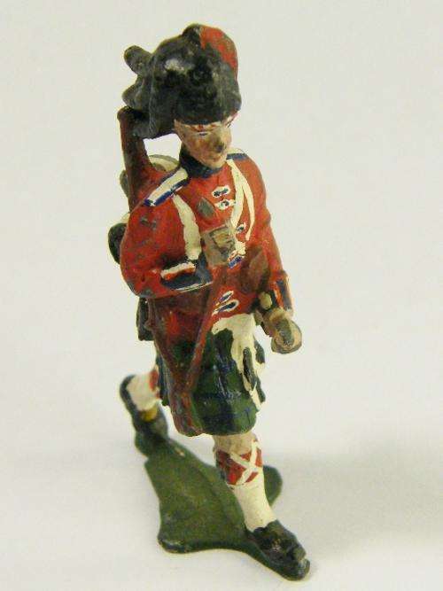 Vintage Scottish lead soldier - as per photo