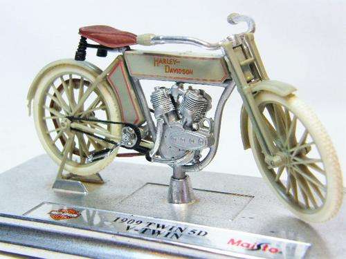 Harley Davidson 1909 Twin 5D V-Twin motorcycle by Maisto - as per photo