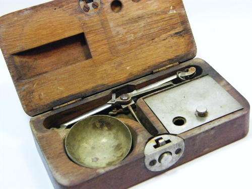 Antique pocket scale in wooden box - no weights & need new ropes - as per photo