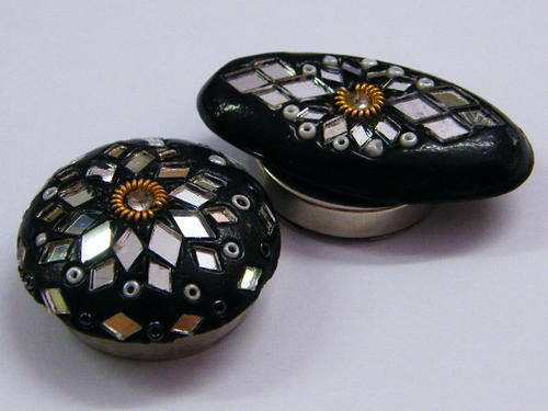 Lot of 2 vintage Nony button brooches - fits over buttons - as per photo