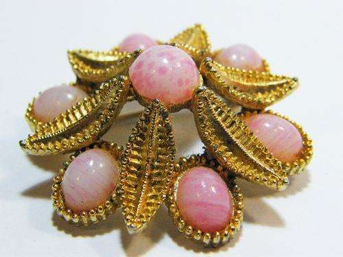 Vintage costume jewellery brooch - as per photo