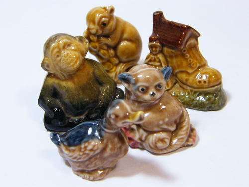 Lot of 5 vintage WADE whimsies - minor damage - as per photo