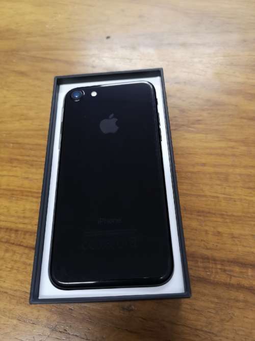 LOOK!!  iPhone 7 128GB Jet Black in pristine condition!!