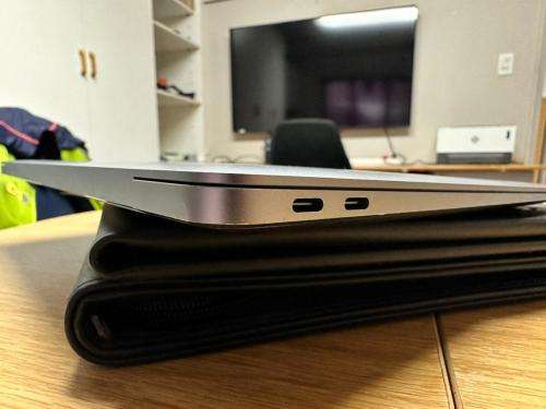 ***LOOK*** Apple Macbook Air M1 (2020)