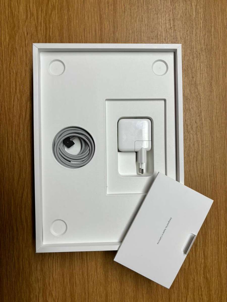 ***LOOK***  Apple Macbook Air 13.6` M2