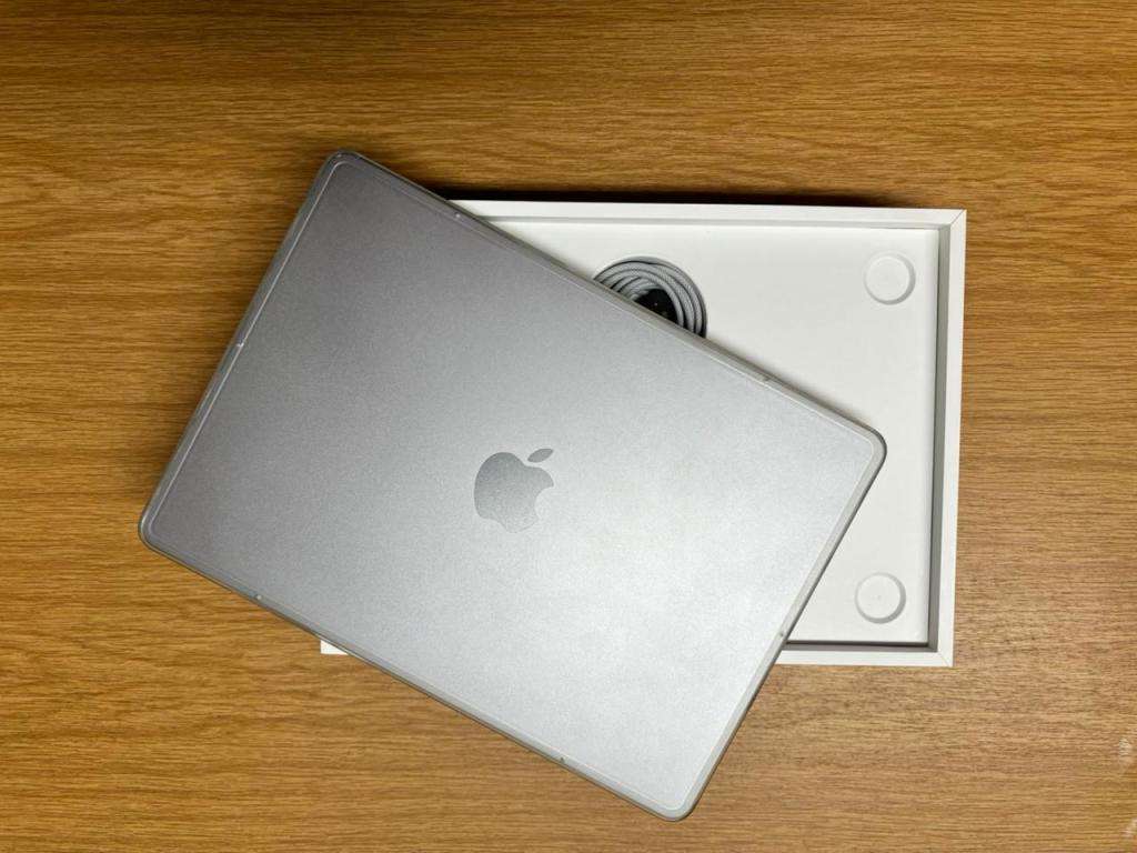 ***LOOK***  Apple Macbook Air 13.6` M2