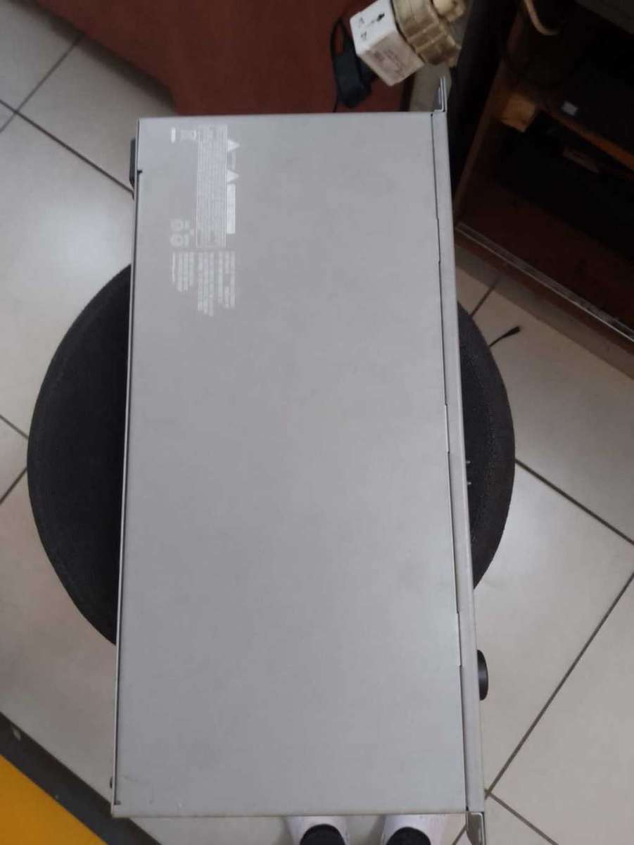 PEAVEY VSX26 DRIVE RACK