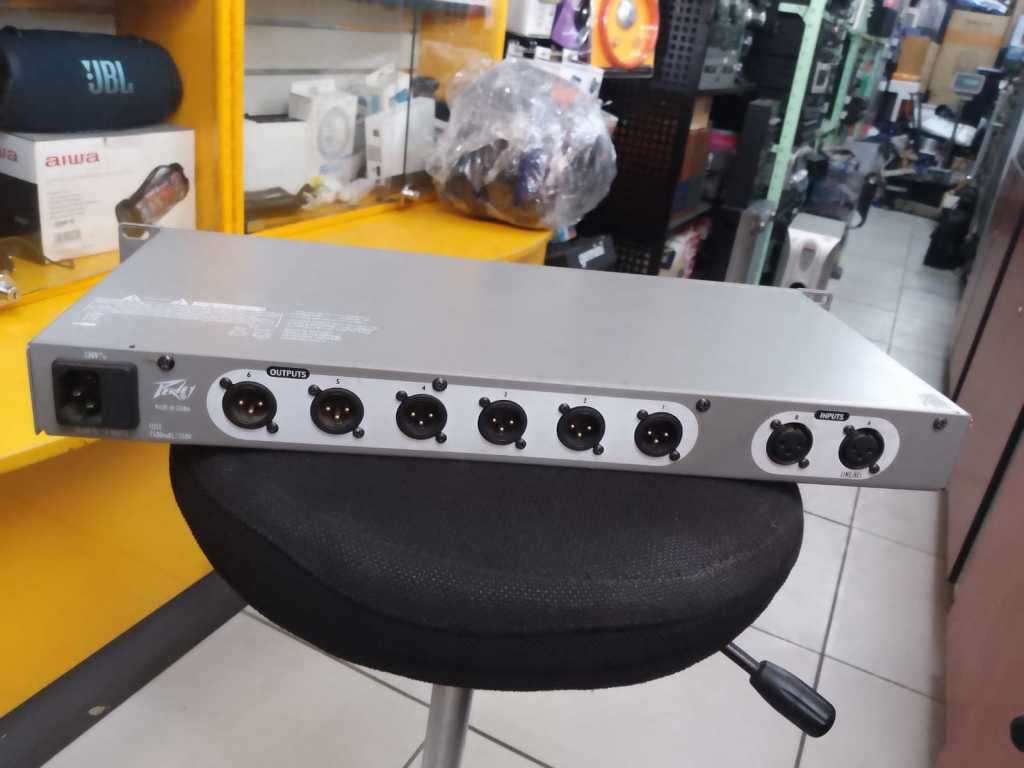 PEAVEY VSX26 DRIVE RACK