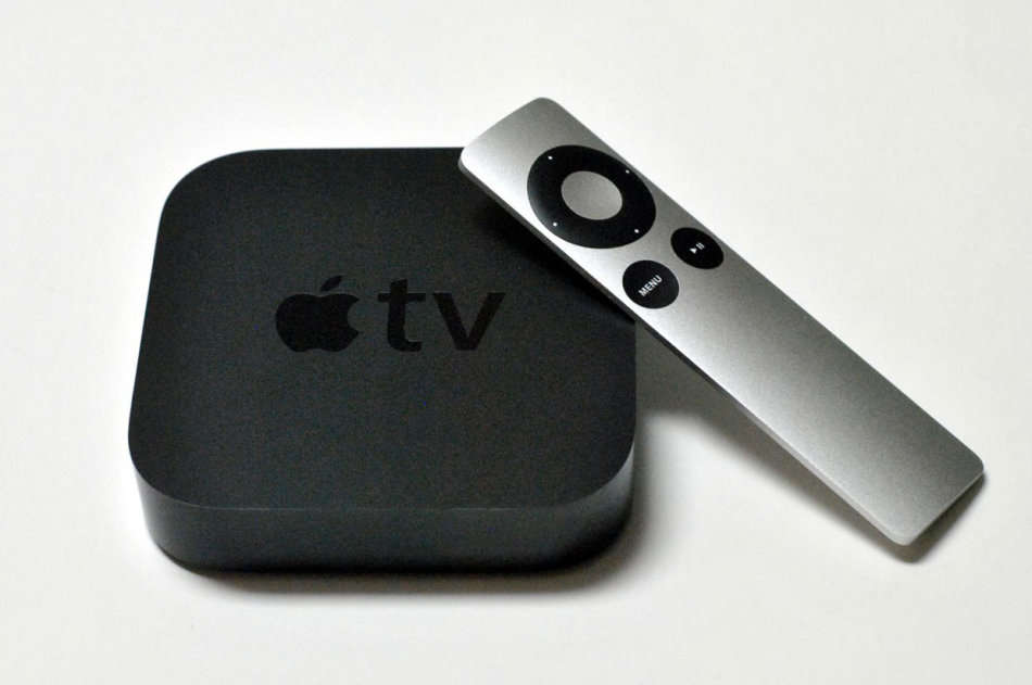 Apple TV (2nd Gen) Media Player with Remote