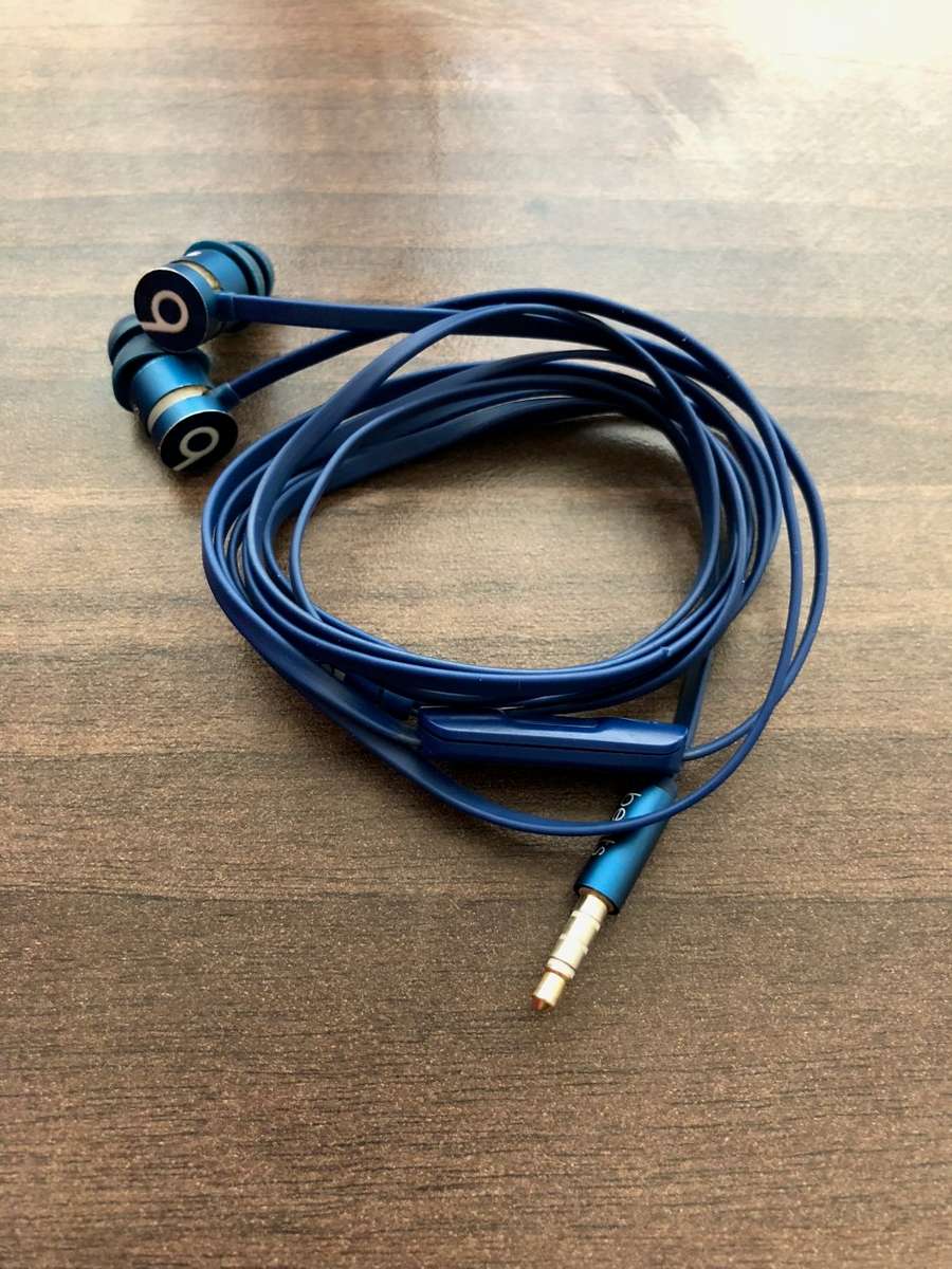 AUTHENTIC - urBeats - Beats by Dre Earphones - Blue - With Microphone and Music Control