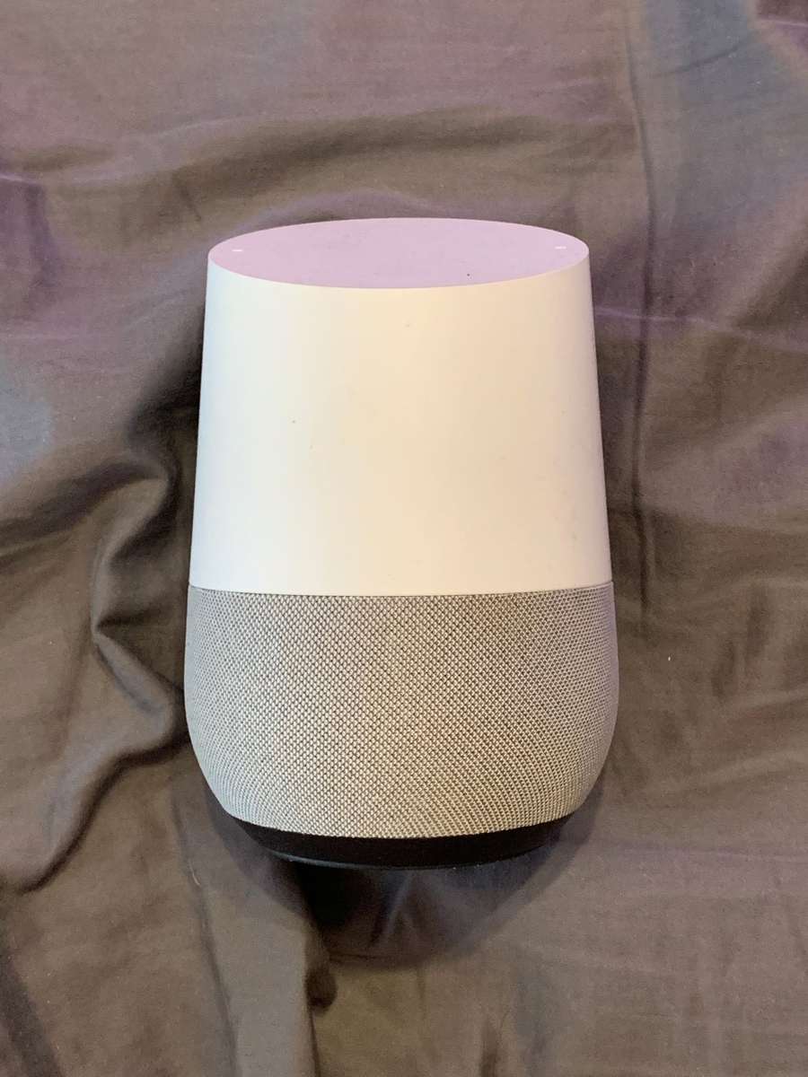 GOOGLE HOME - Smart Speaker with Google Assistant - Stream Music - LIKE NEW!