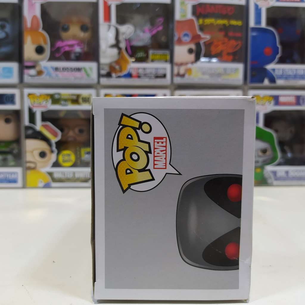 Marvel #111 Deadpool Funko Pop