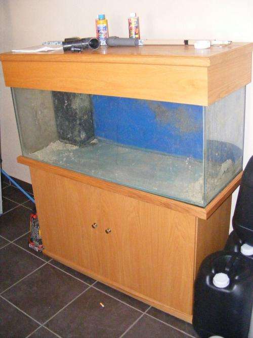 *****CRAZY R1.00 AUCTION NO RESERVE FISH TANK *****