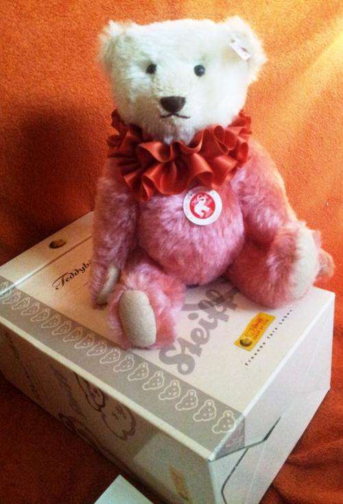 Steiff Dolly 2006 Edition EAN 037542 Limited Edition #140 of 2 006