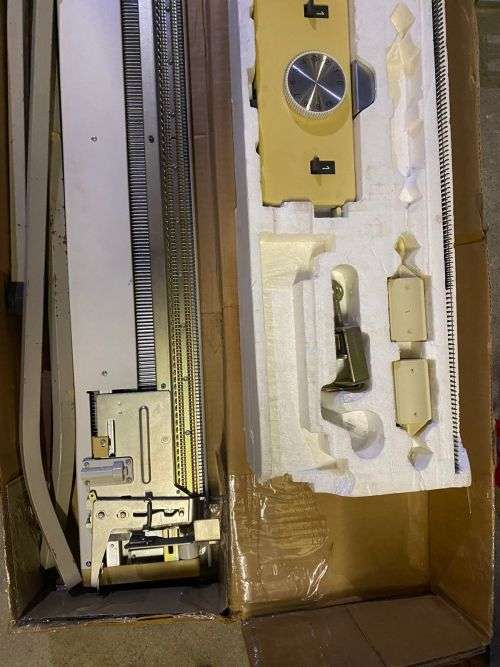 Empisal Knitting machine