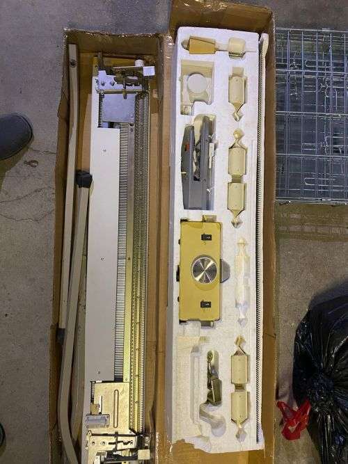 Empisal Knitting machine