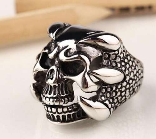 **IN STOCK** Dragon Claw Biker's Skull Ring size: 9