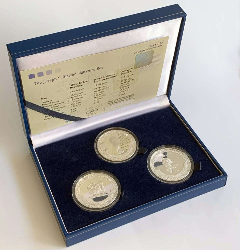 2010 FIFA Joseph Seth Blatter Silver Signature Set Blue Box contains 100.88g total sterling silver