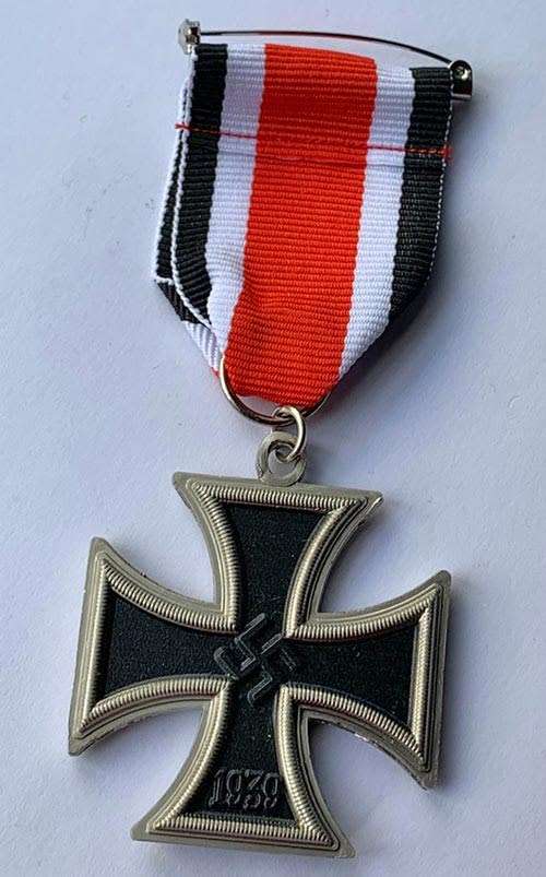 Iron Cross 1939 replica medal