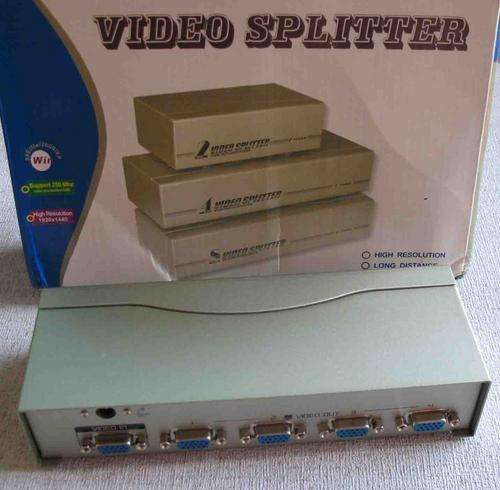 4-Port VGA splitter and signal booster - Connect four VGA monitors to one PC