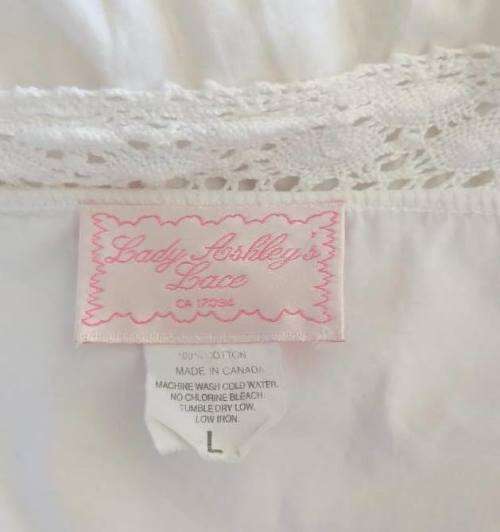 White cotton and lace tunic