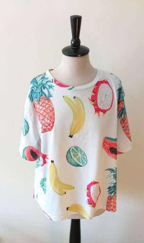Vintage cropped tee with fruit print
