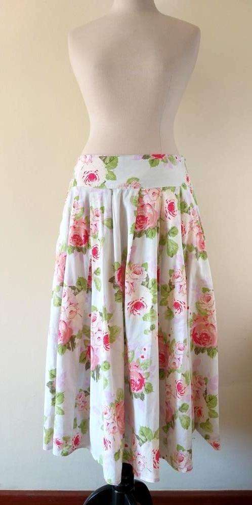 Cotton skirt with roses print