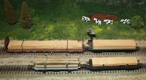 HO SCALE BULK LOT OF LUMBER/TIMBER ROLLING STOCK.  SEE DESCRIPTION