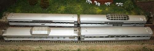 ATHEARN (USA) HO SCALE SANTA FE DUMMY LOCO AND 3 COACHES.  SEE DESCRIPTION