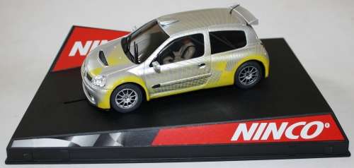 NINCO RENAULT CLIO SUPER 1600 SHOWCAR.  BOXED.  SEE DESCRIPTION