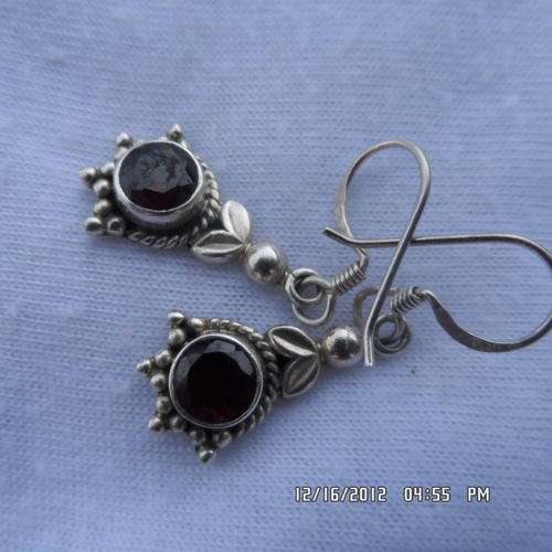 925 SILVER/GARNET EARINGS