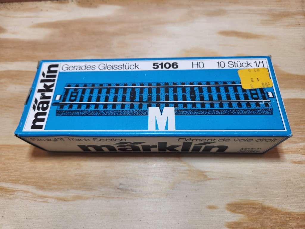 Marklin Box of 10 Straight Track 5106