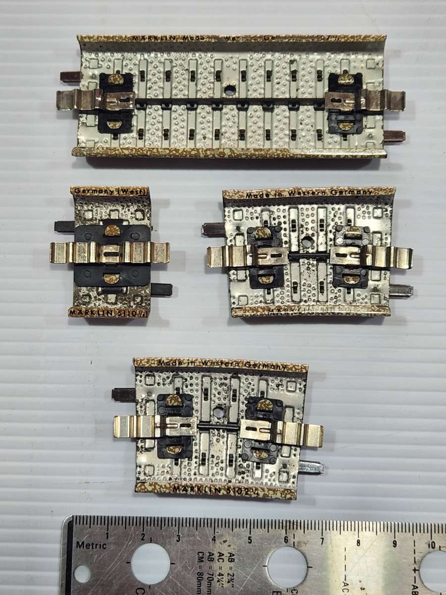 Marklin short M track sections