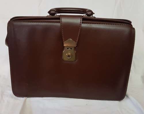 Vintage classic professional bag