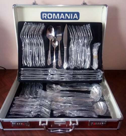 BRAND NEW ROMANIA 84 PIECE CUTLERY SET IN BRIEFCASE