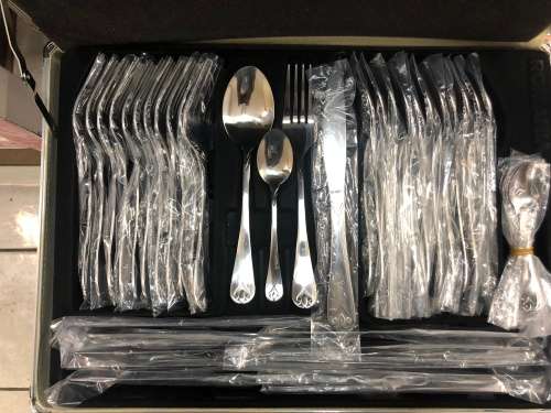BRAND NEW ROMANIA 84 PIECE CUTLERY SET IN BRIEFCASE