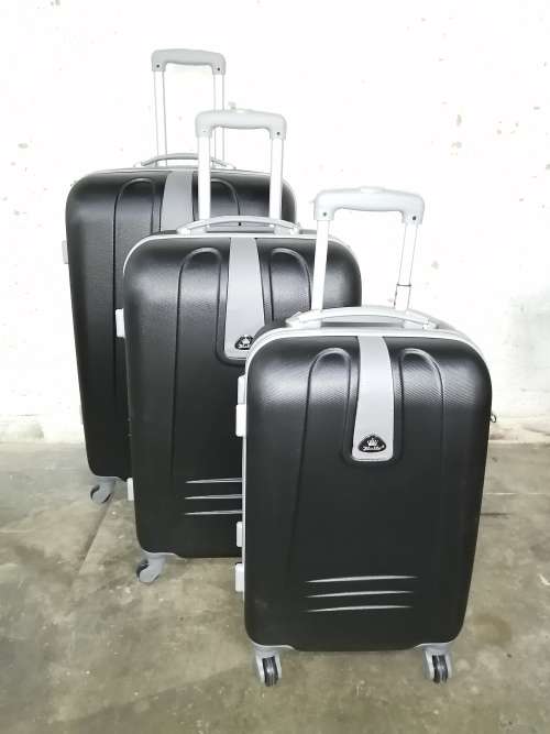 ****BLUE STAR****Set of 3 Lightweight Travel Luggage Bags - Universal Wheels - (Black)