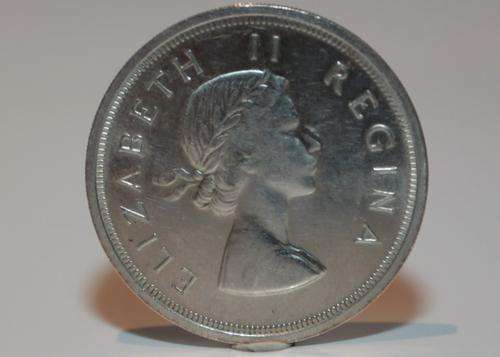 ELIZABETH II REGINA 1959 5S SILVER COIN